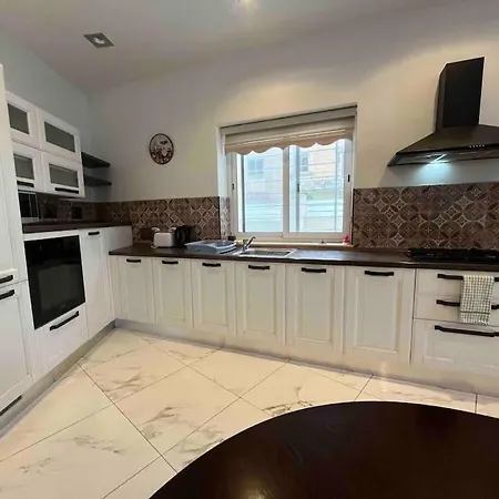 Entire Private House With Large Yard Is-Swieqi