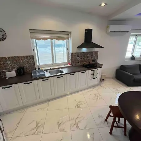 Apartman Entire Private House With Large Yard Is-Swieqi